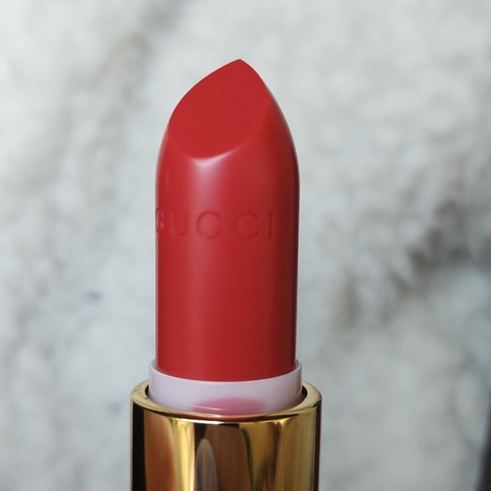 Gucci lipstick three wise girls 401 voile